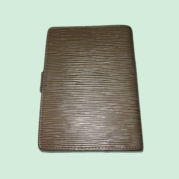 LOUIS VUITTON Small Gray Epi Leather Ring Agenda Cover - Picture 2 of 11